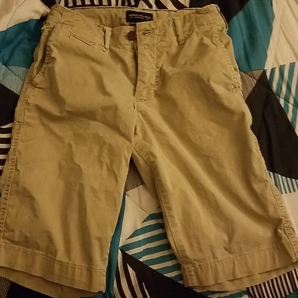 Mens American eagle size 26 shorts.